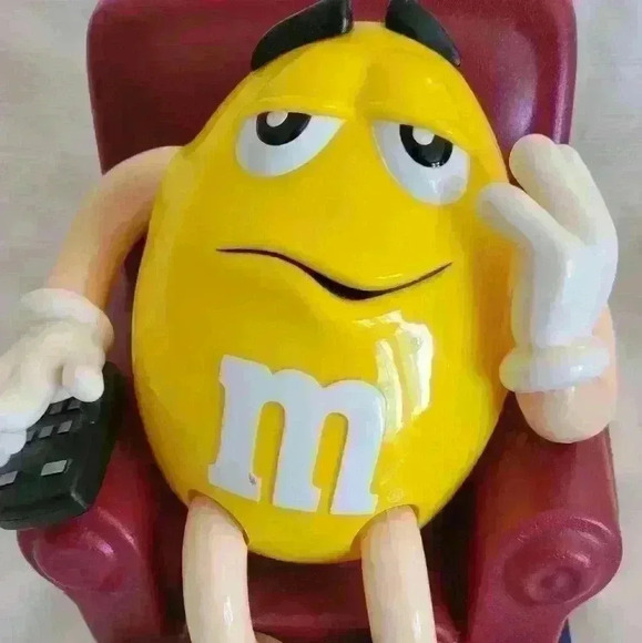 M &M-LA-Z-BOY Candy Dispenser - Picture 2 of 9